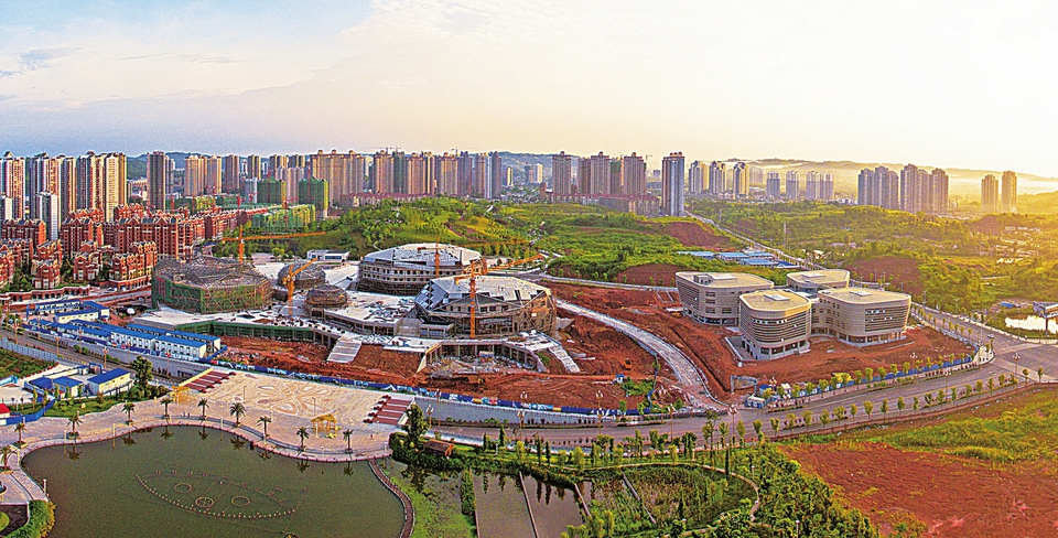 建設(shè)中的三館一中心 羅國家攝
