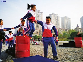 自在“小腳丫” 快樂(lè)向未來(lái)