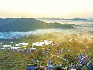 航拍下的棠香街道和平村