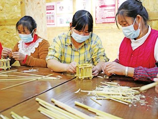 回龍鎮(zhèn)騎勝村通過建好基層文明實踐所（站）讓文明實踐“無盲區(qū)”