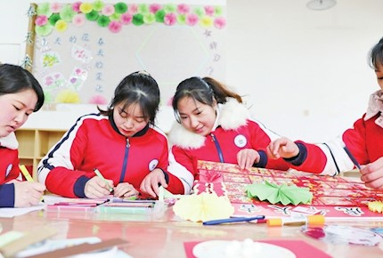 我區(qū)各幼兒園積極準(zhǔn)備開學(xué)